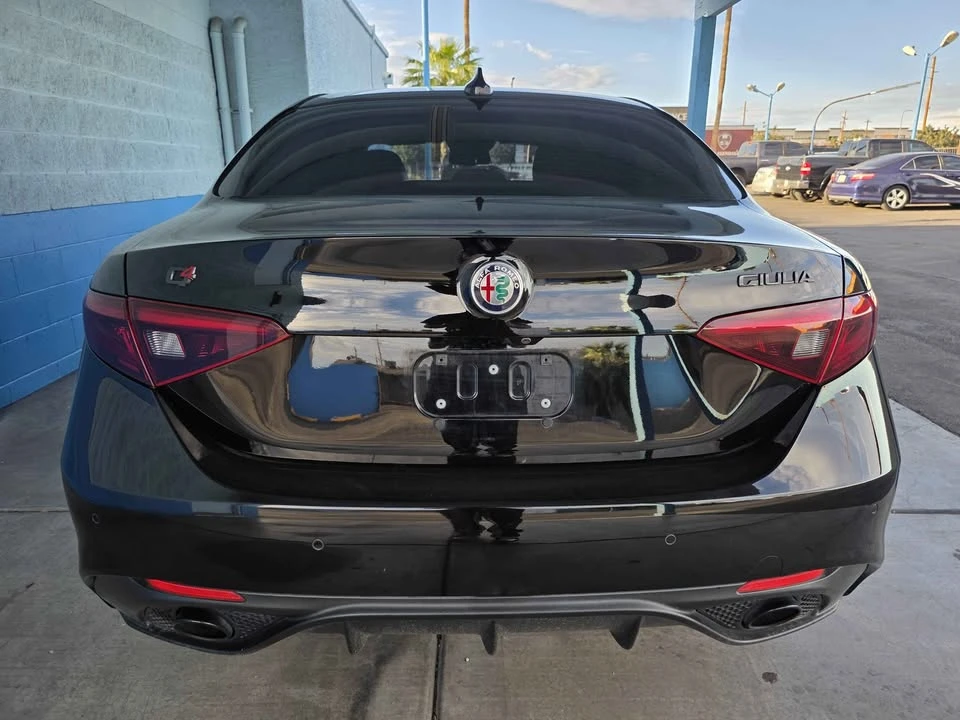 2019 Alfa Romeo Giulia - Image 8 of 20