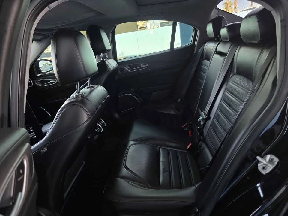2019 Alfa Romeo Giulia - Image 15 of 20