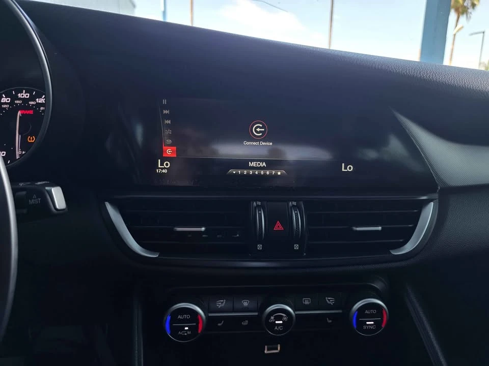 2019 Alfa Romeo Giulia - Image 19 of 20