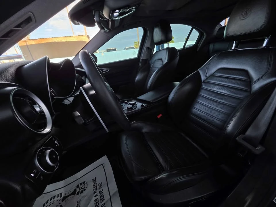 2019 Alfa Romeo Giulia - Image 16 of 20
