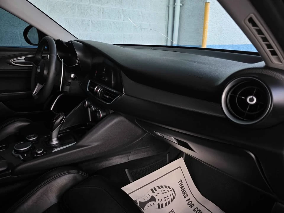2019 Alfa Romeo Giulia - Image 10 of 20