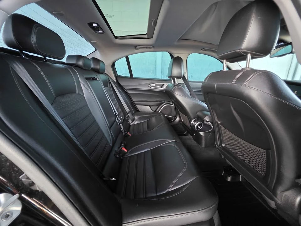 2019 Alfa Romeo Giulia - Image 13 of 20