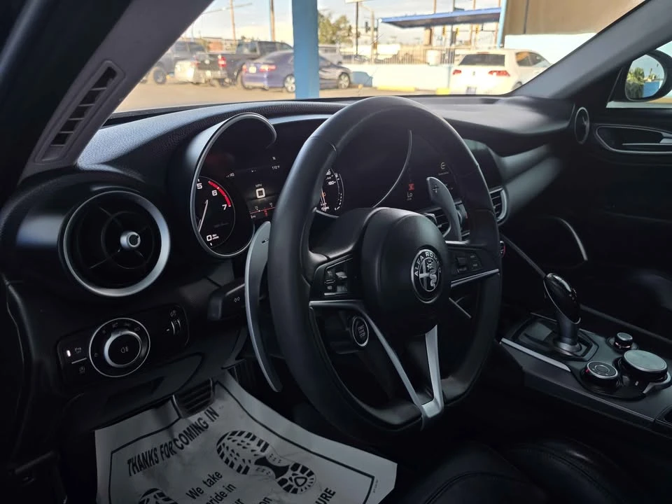 2019 Alfa Romeo Giulia - Image 17 of 20