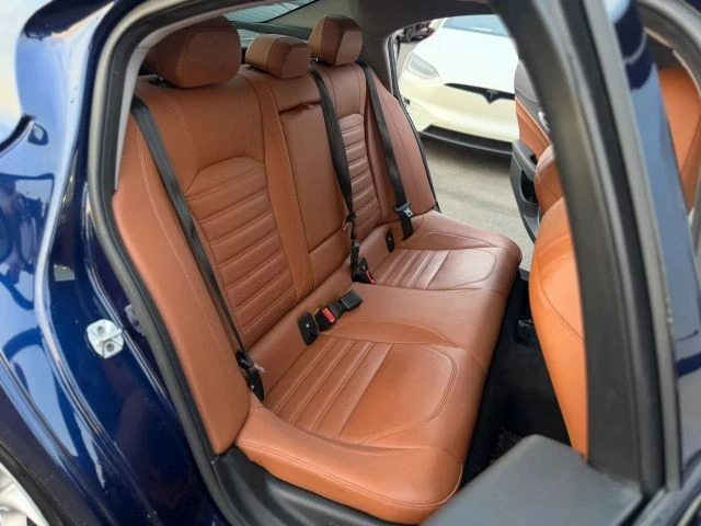 2019 Alfa Romeo Giulia - Image 13 of 31