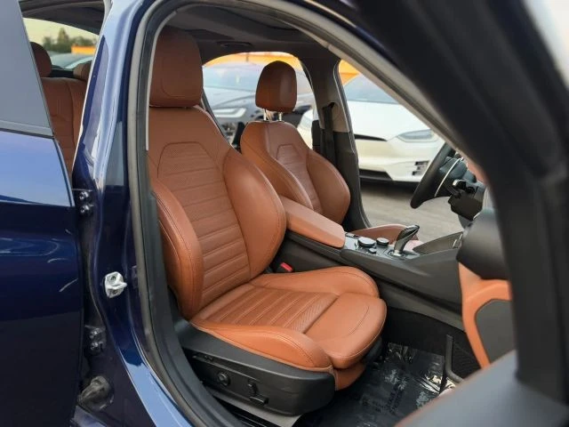2019 Alfa Romeo Giulia - Image 12 of 31