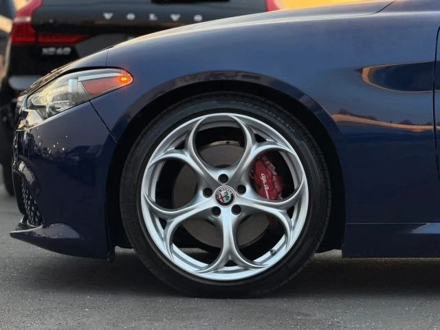 2019 Alfa Romeo Giulia - Image 7 of 31