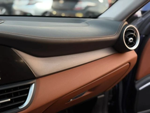 2019 Alfa Romeo Giulia - Image 29 of 31