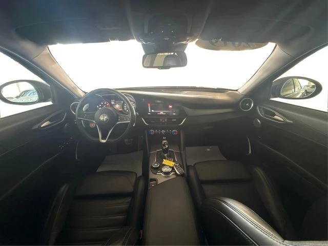 2019 Alfa Romeo Giulia - Image 23 of 23