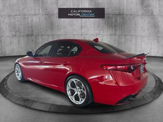 2019 Alfa Romeo Giulia - Image 7 of 23