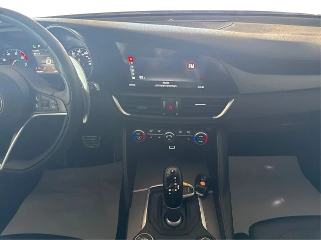 2019 Alfa Romeo Giulia - Image 14 of 23