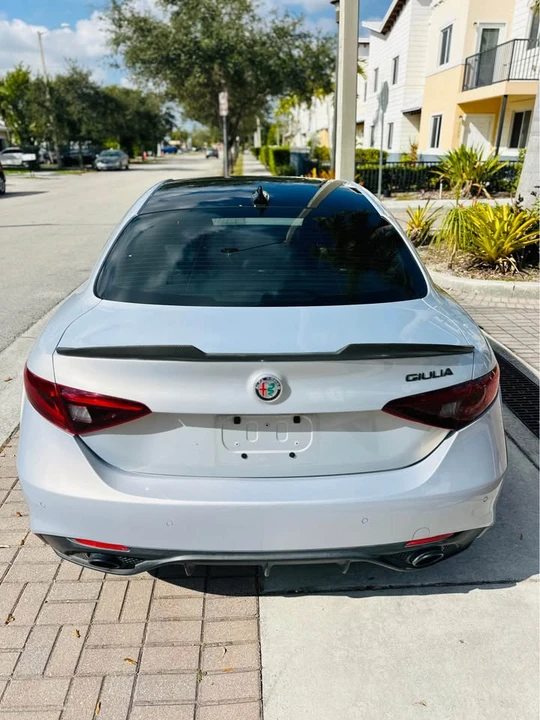 2019 Alfa Romeo Giulia - Image 7 of 14