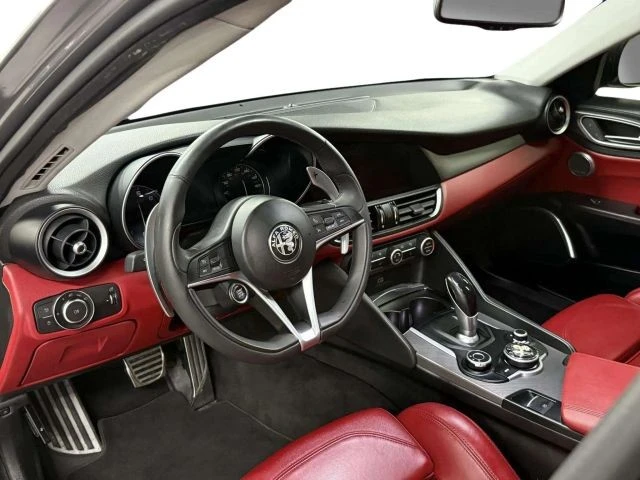 2019 Alfa Romeo Giulia - Image 10 of 12