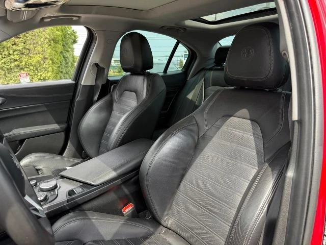 2019 Alfa Romeo Giulia - Image 17 of 21