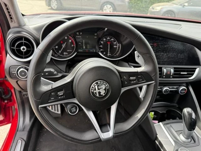 2019 Alfa Romeo Giulia - Image 15 of 21