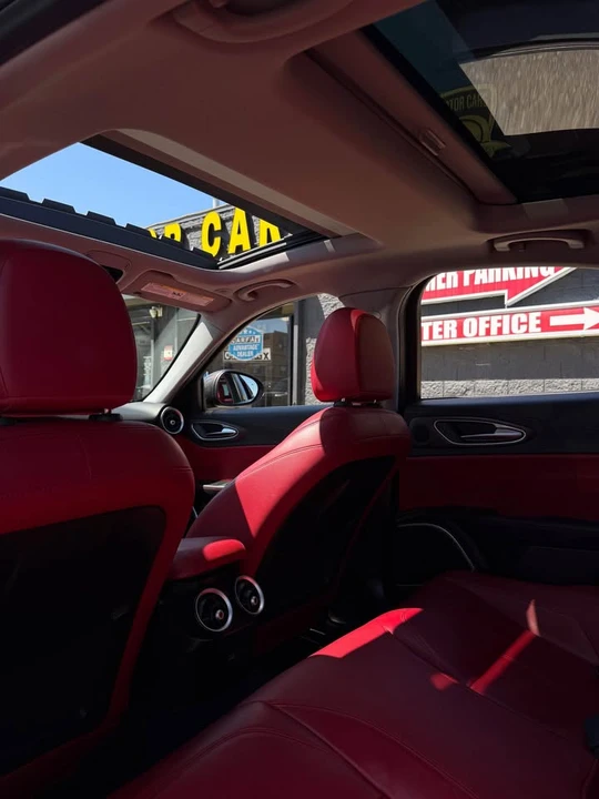 2019 Alfa Romeo Giulia - Image 12 of 14