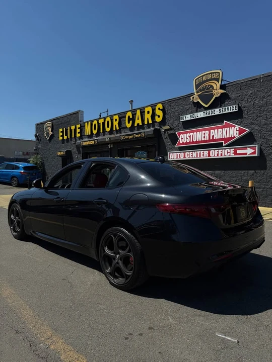 2019 Alfa Romeo Giulia - Image 3 of 14