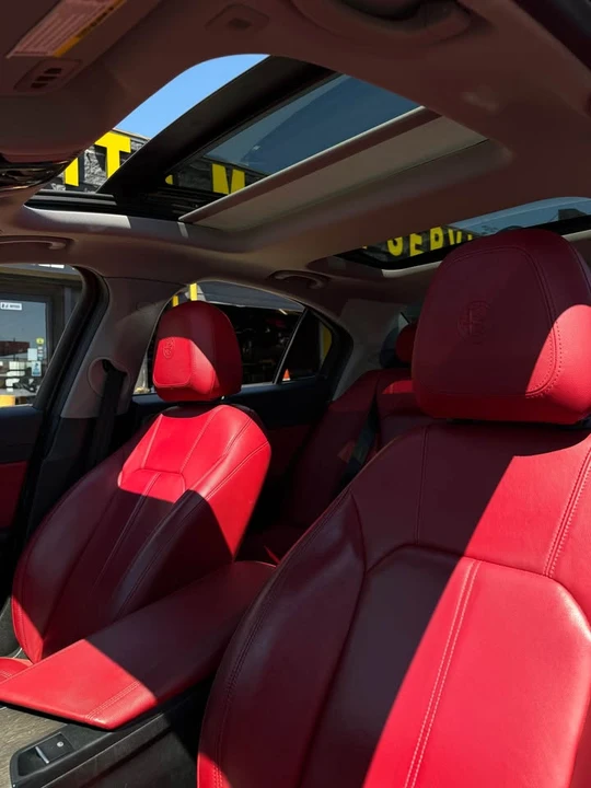 2019 Alfa Romeo Giulia - Image 11 of 14