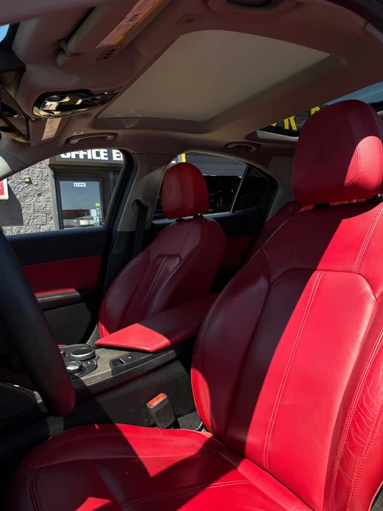 2019 Alfa Romeo Giulia - Image 8 of 14