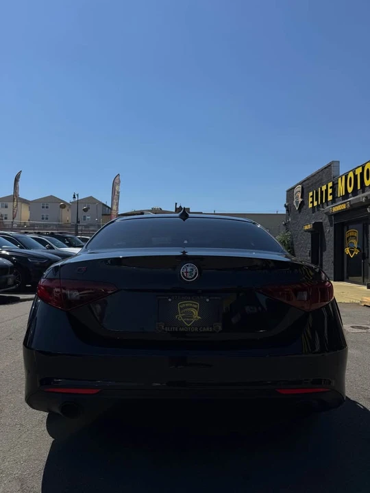 2019 Alfa Romeo Giulia - Image 4 of 14