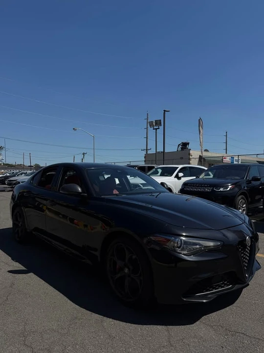 2019 Alfa Romeo Giulia - Image 6 of 14