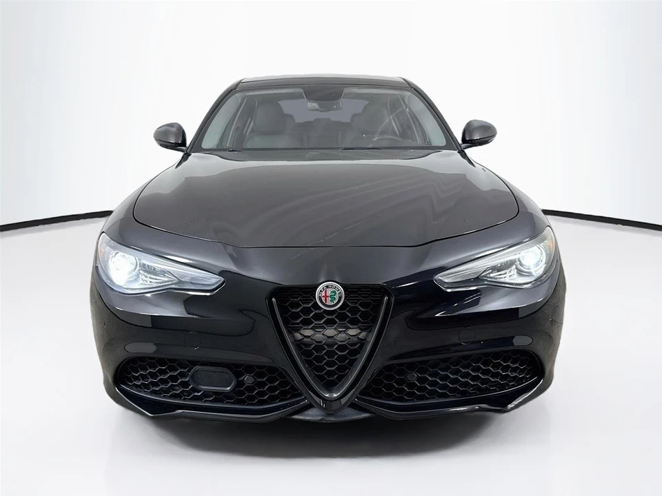 2019 Alfa Romeo Giulia - Image 4 of 17