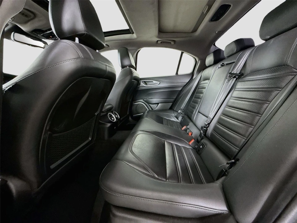 2019 Alfa Romeo Giulia - Image 3 of 17