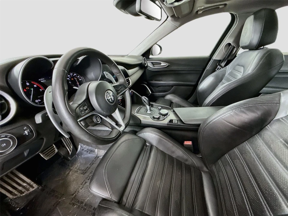 2019 Alfa Romeo Giulia - Image 2 of 17