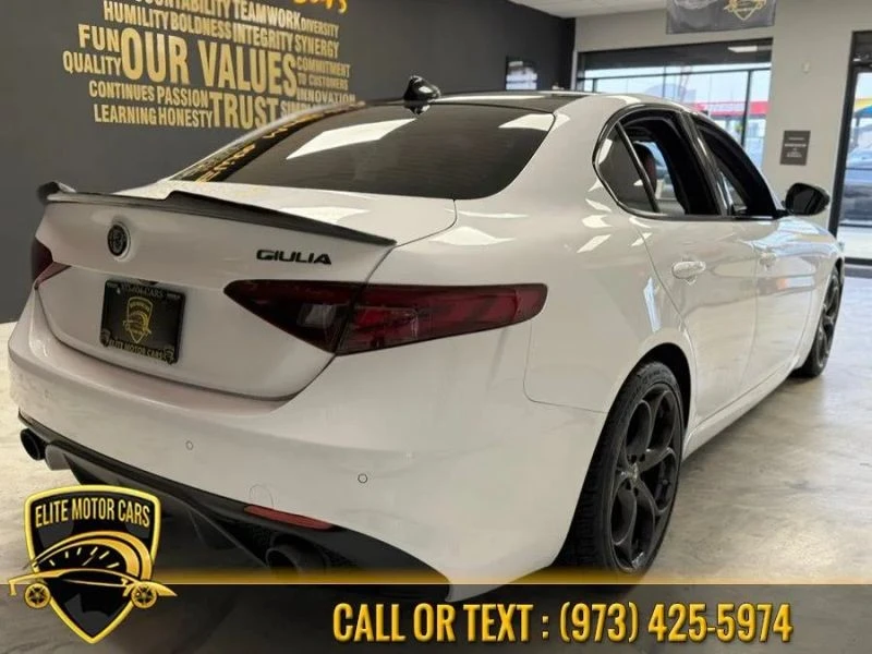 2019 Alfa Romeo Giulia - Image 6 of 12