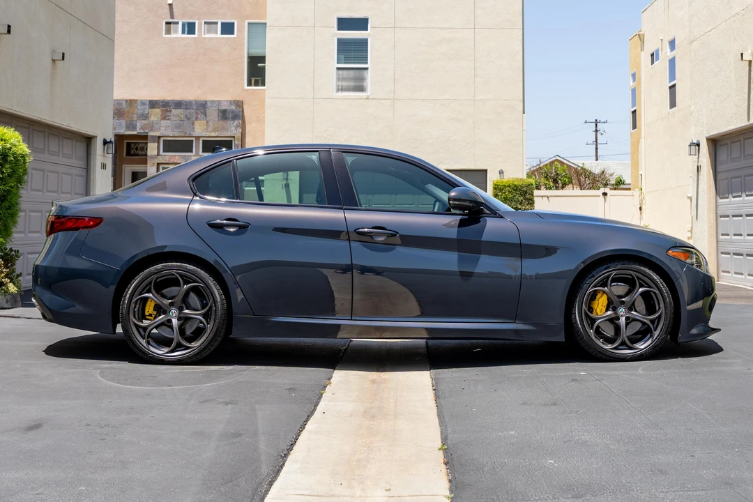 2019 Alfa Romeo Giulia - Image 8 of 31