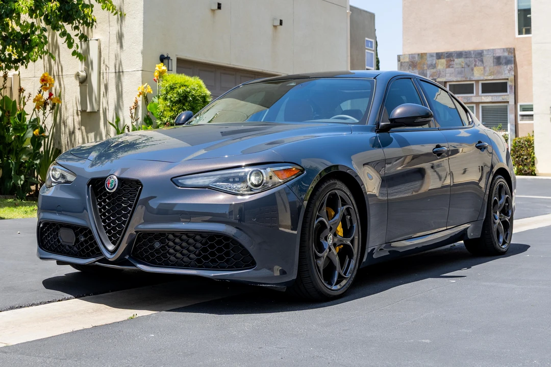 2019 Alfa Romeo Giulia - Image 6 of 31