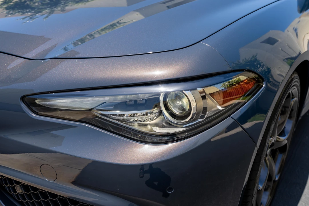2019 Alfa Romeo Giulia - Image 10 of 31