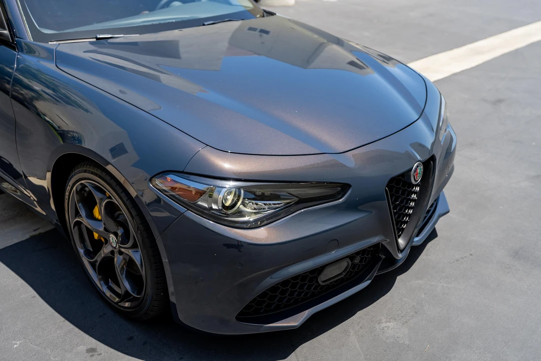 2019 Alfa Romeo Giulia - Image 16 of 31