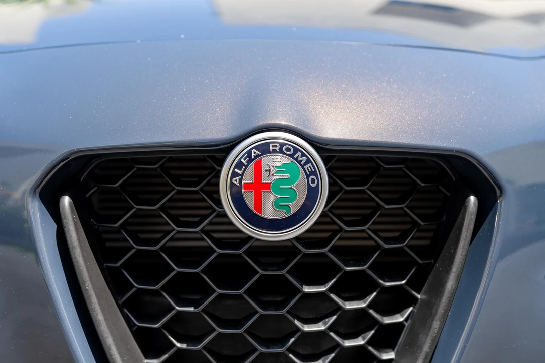 2019 Alfa Romeo Giulia - Image 23 of 31
