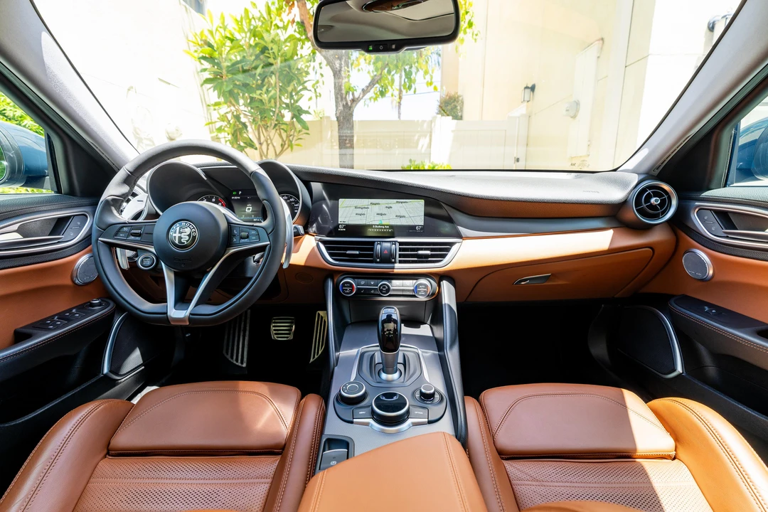 2019 Alfa Romeo Giulia - Image 30 of 31