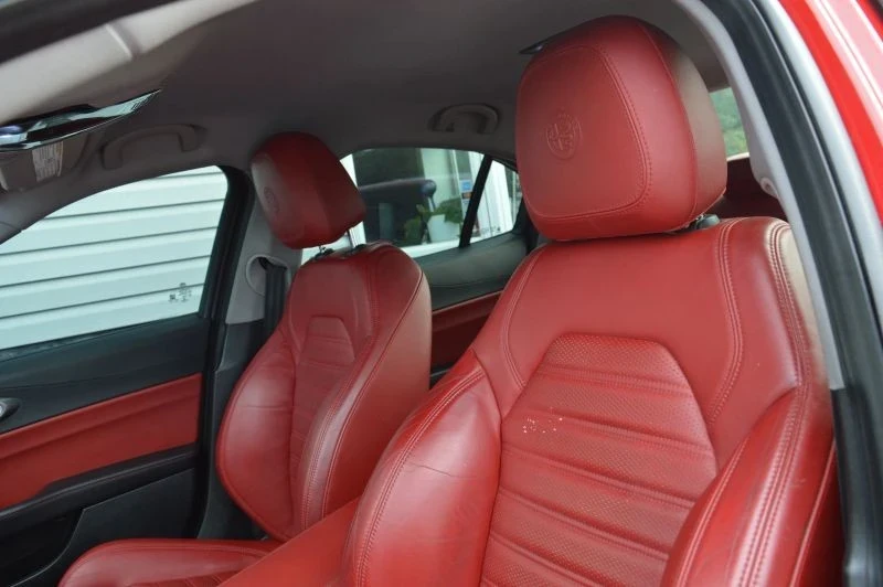 2019 Alfa Romeo Giulia - Image 11 of 12