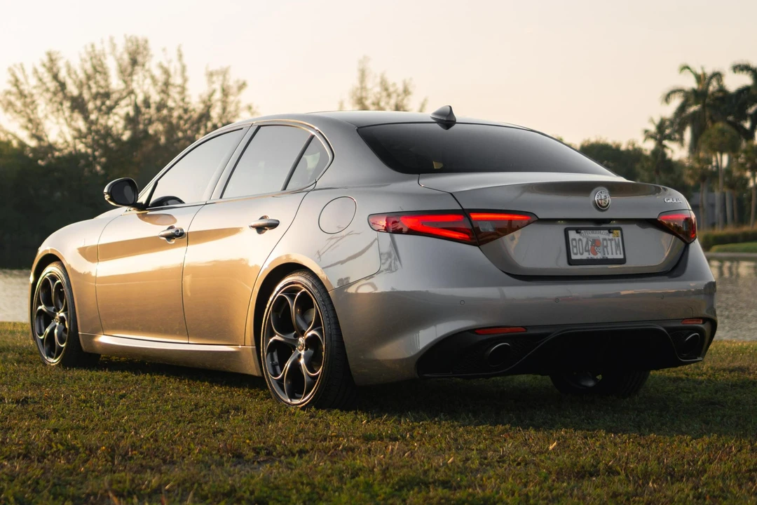 2019 Alfa Romeo Giulia - Image 7 of 31