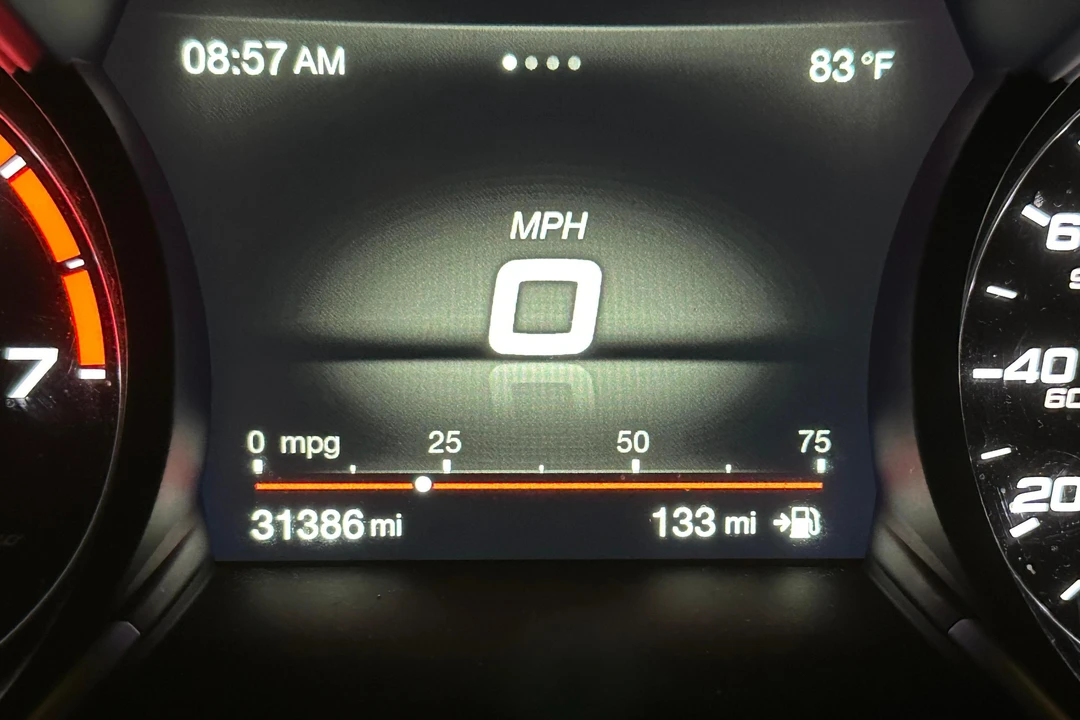 2019 Alfa Romeo Giulia - Image 29 of 31
