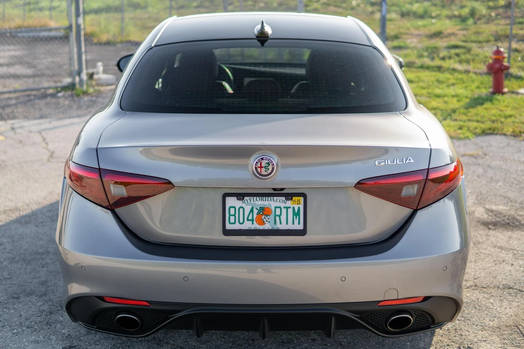2019 Alfa Romeo Giulia - Image 5 of 31