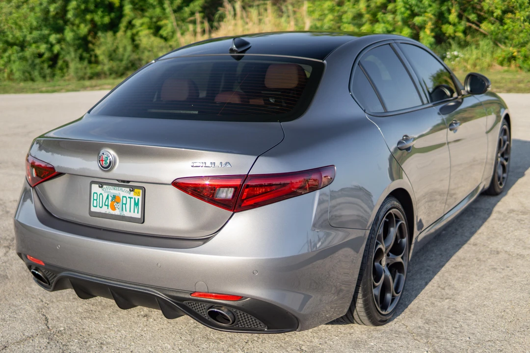2019 Alfa Romeo Giulia - Image 8 of 31