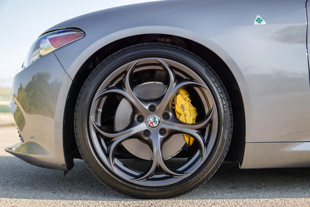 2019 Alfa Romeo Giulia - Image 20 of 31