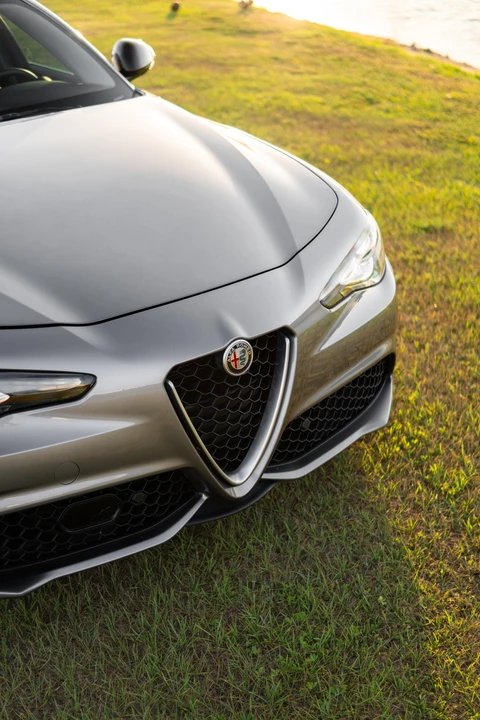 2019 Alfa Romeo Giulia - Image 11 of 31