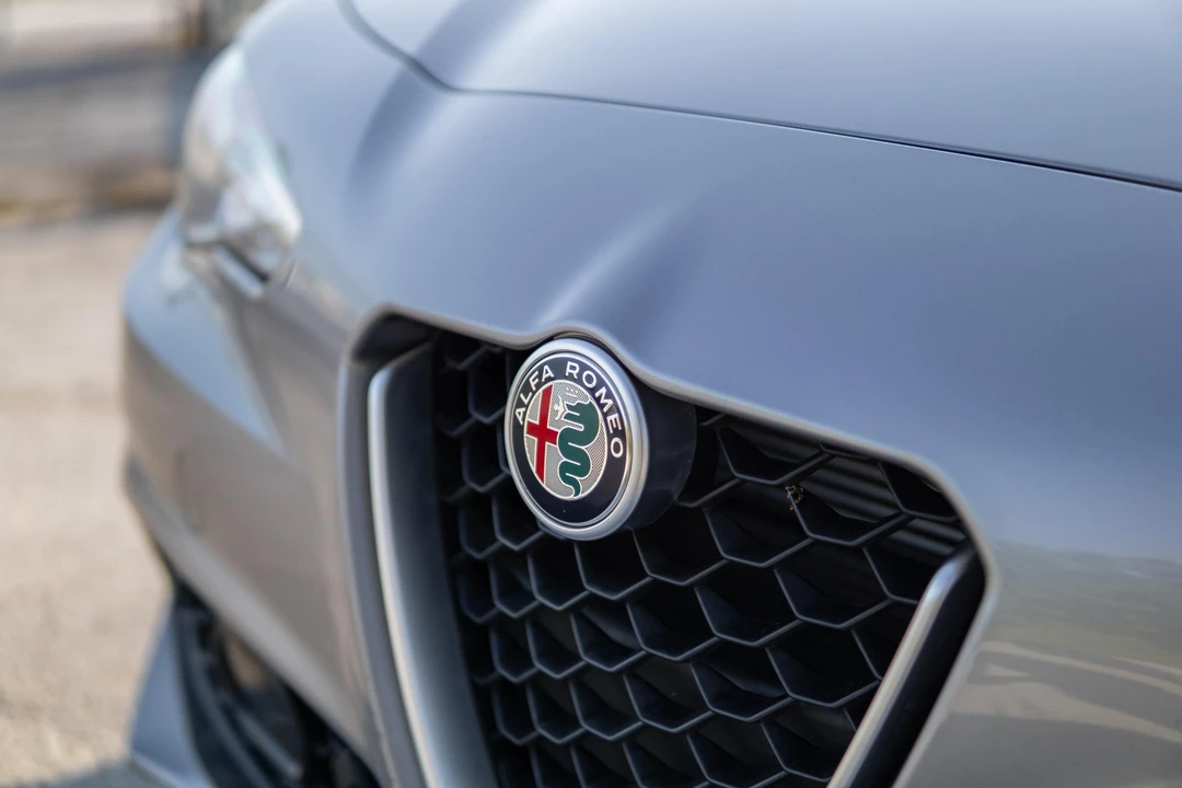 2019 Alfa Romeo Giulia - Image 12 of 31