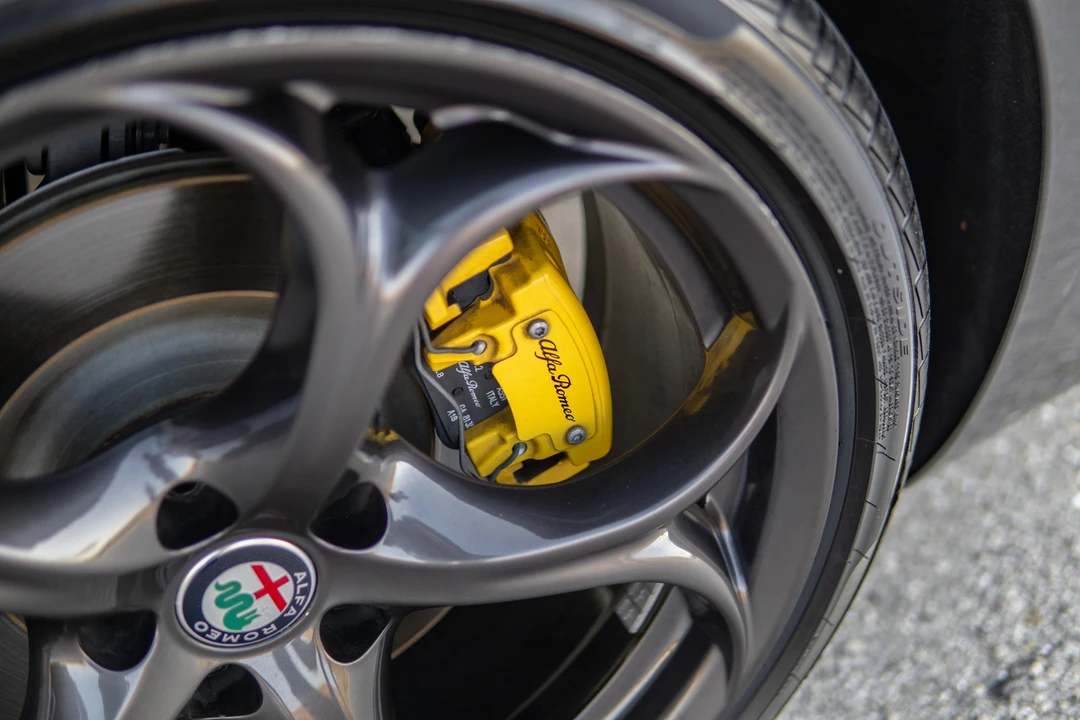 2019 Alfa Romeo Giulia - Image 25 of 31