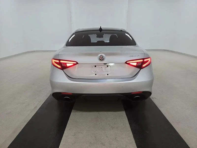 2019 Alfa Romeo Giulia - Image 4 of 11