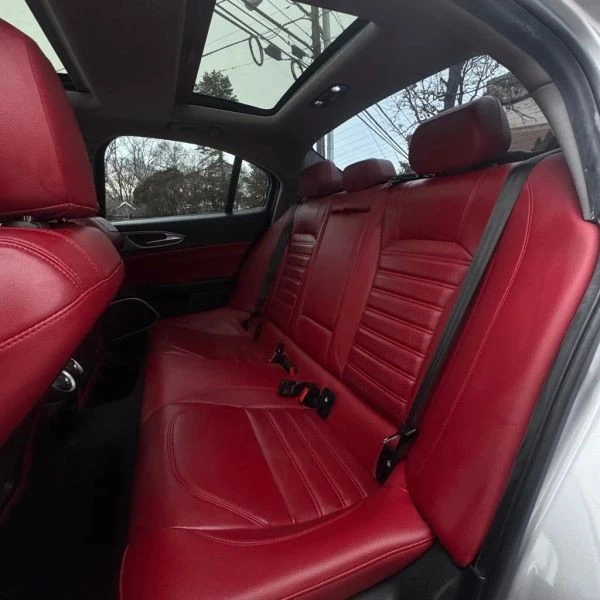 2019 Alfa Romeo Giulia - Image 10 of 12