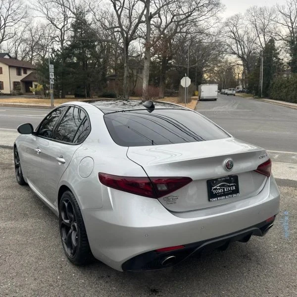 2019 Alfa Romeo Giulia - Image 3 of 12