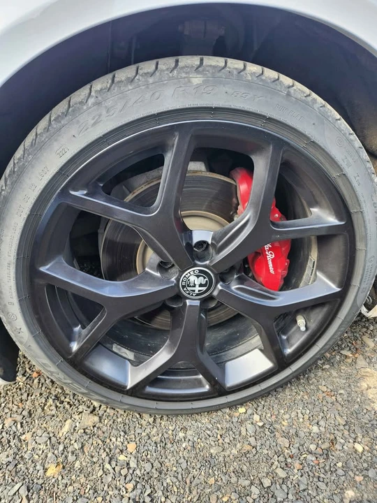 2019 Alfa Romeo Giulia - Image 2 of 10