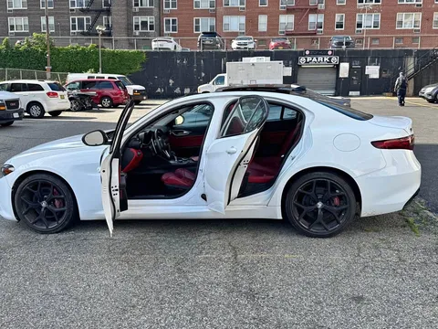 2019 Alfa Romeo Giulia Ti Veloce Sedan 4D