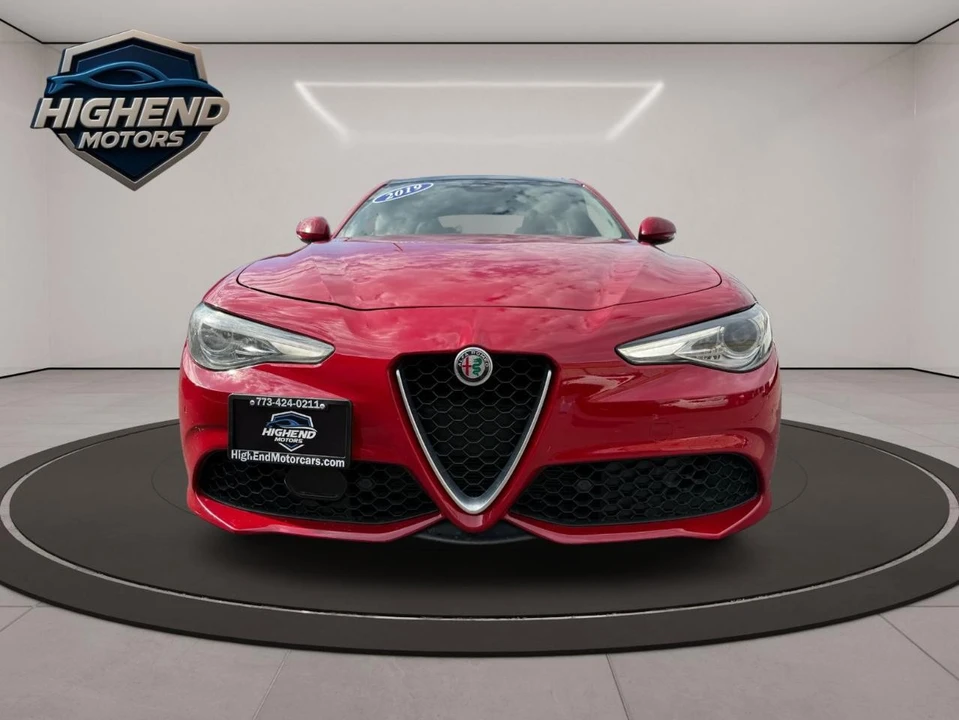 2019 Alfa Romeo Giulia - Image 11 of 21