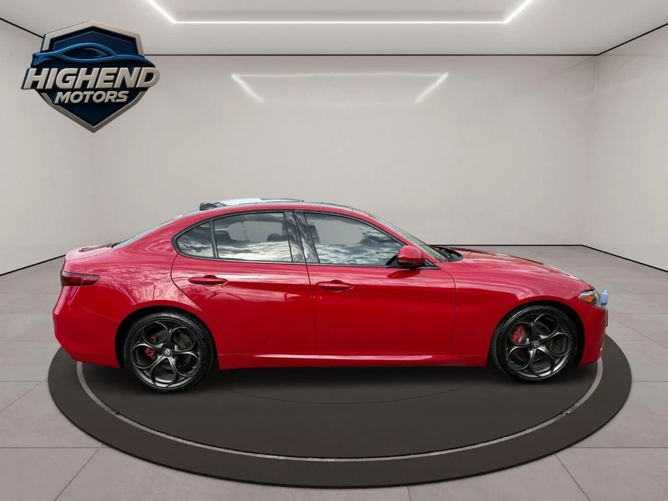 2019 Alfa Romeo Giulia - Image 8 of 21